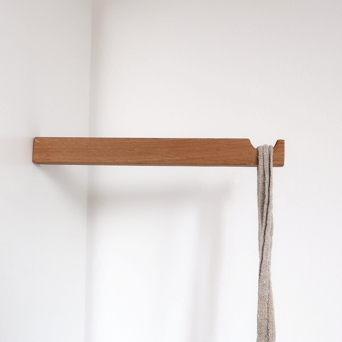 Wandhaken Eiche quadratisch – Minimalistischer Holzpin – Bouk